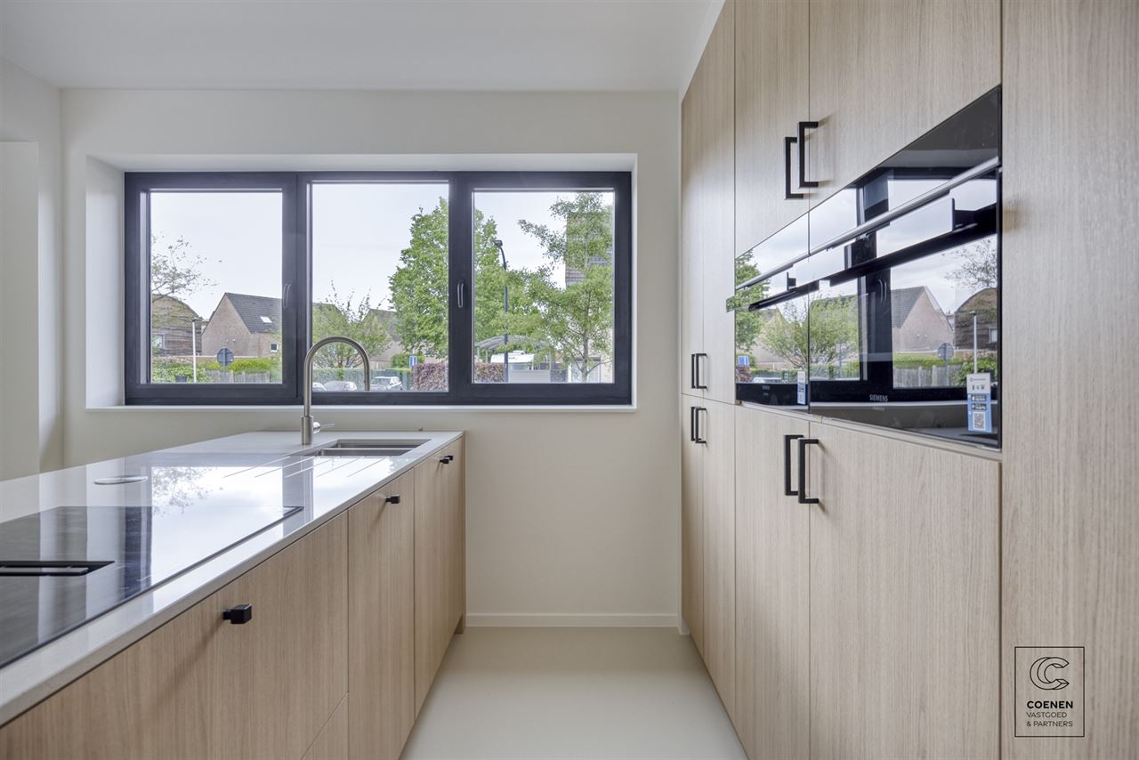 Volledig gerenoveerde woning van 230 m² met 5 slpk's!