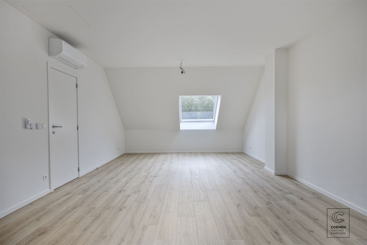 Volledig gerenoveerde woning van 230 m² met 5 slpk's!