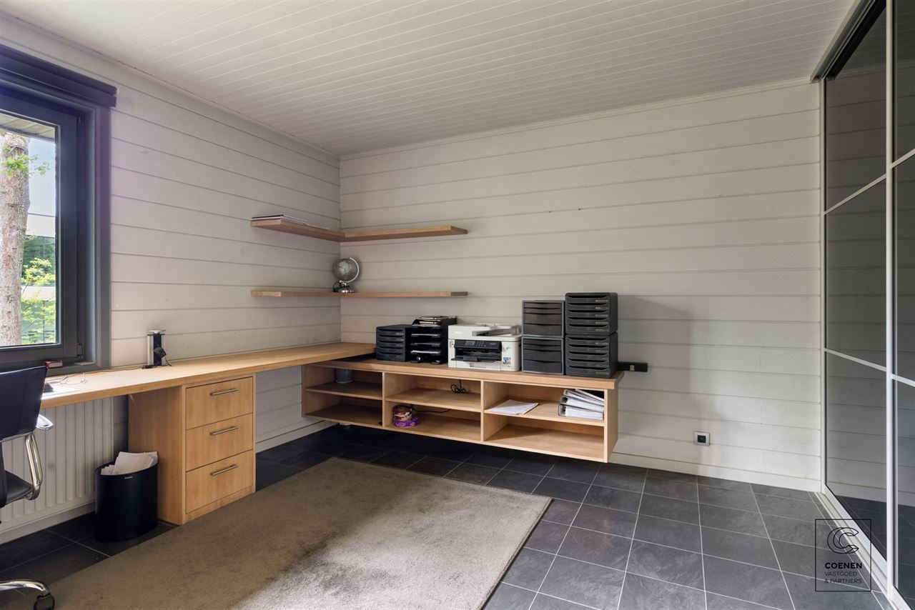 Charmante villa van 424 m² met 4 slpks, royale garage en tuin!