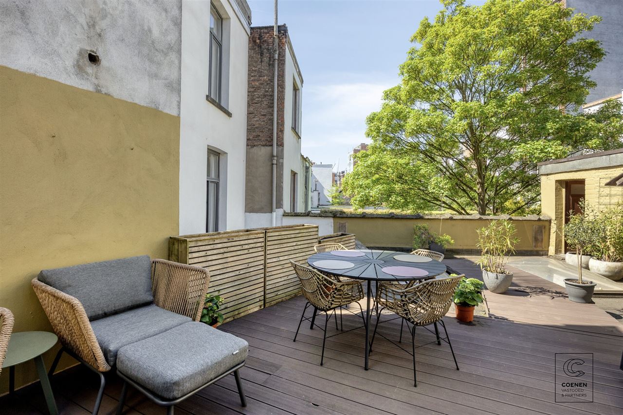Unieke handelswoning op TOPlocatie in Antwerpen-Zuid!