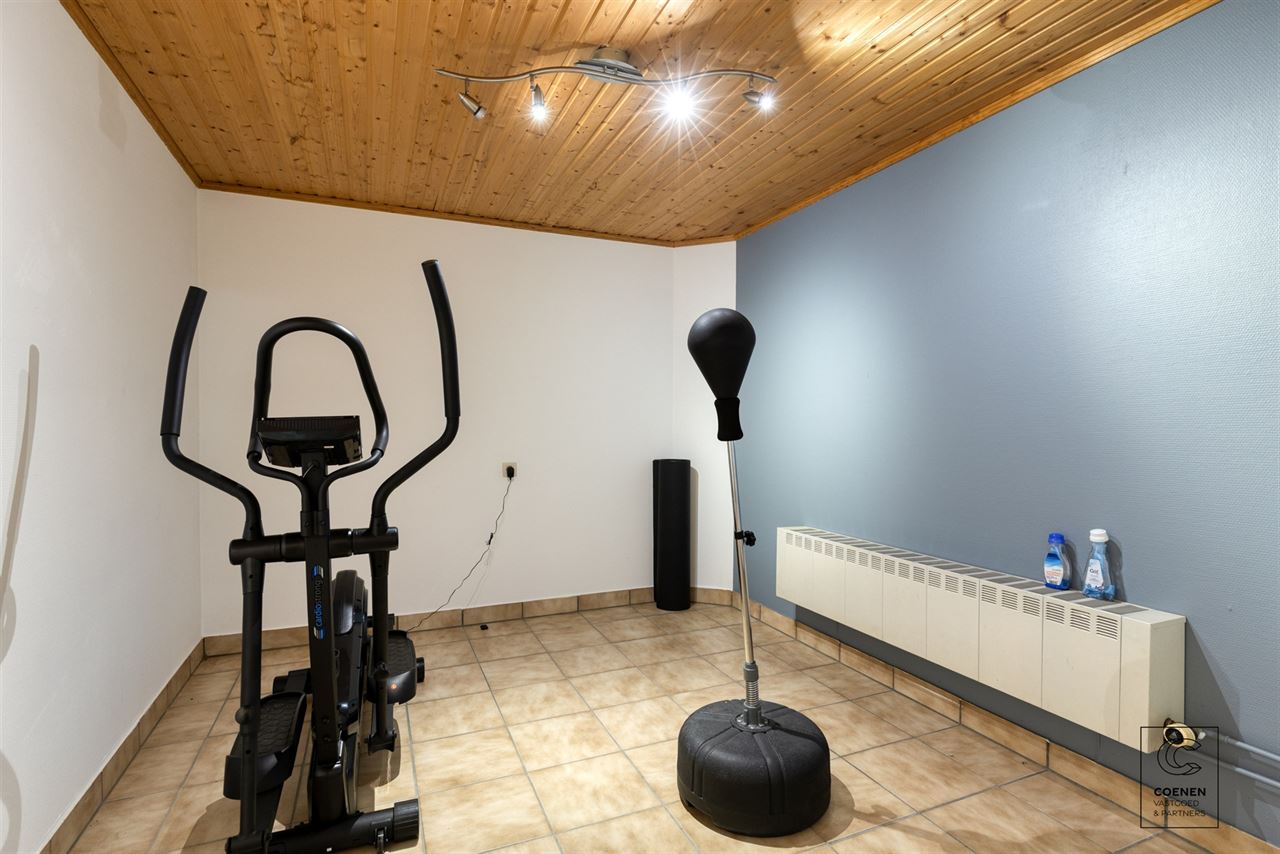 Charmante villa van 424 m² met 4 slpks, royale garage en tuin!