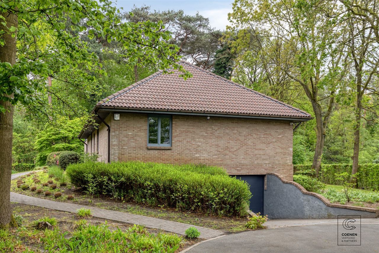 Charmante villa van 424 m² met 4 slpks, royale garage en tuin!