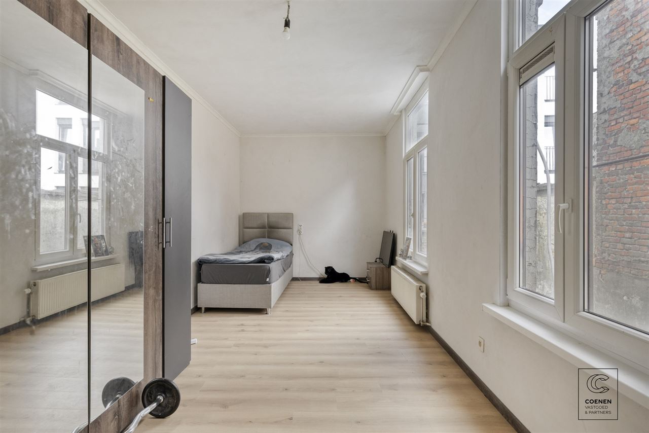 Charmante gezinswoning met 5 slaapkamers en stadskoer!