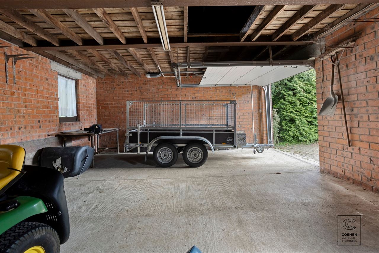 Zeer ruime HOB met schitterende tuin op een toplocatie