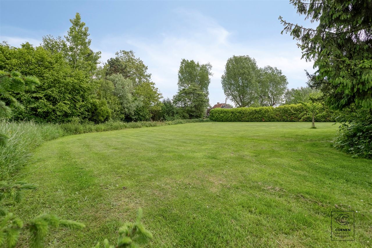 Zeer ruime HOB met schitterende tuin op een toplocatie