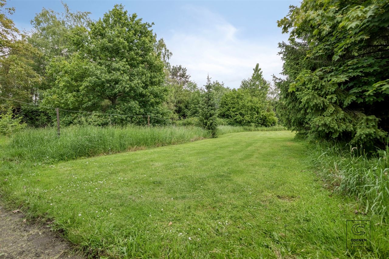Zeer ruime HOB met schitterende tuin op een toplocatie