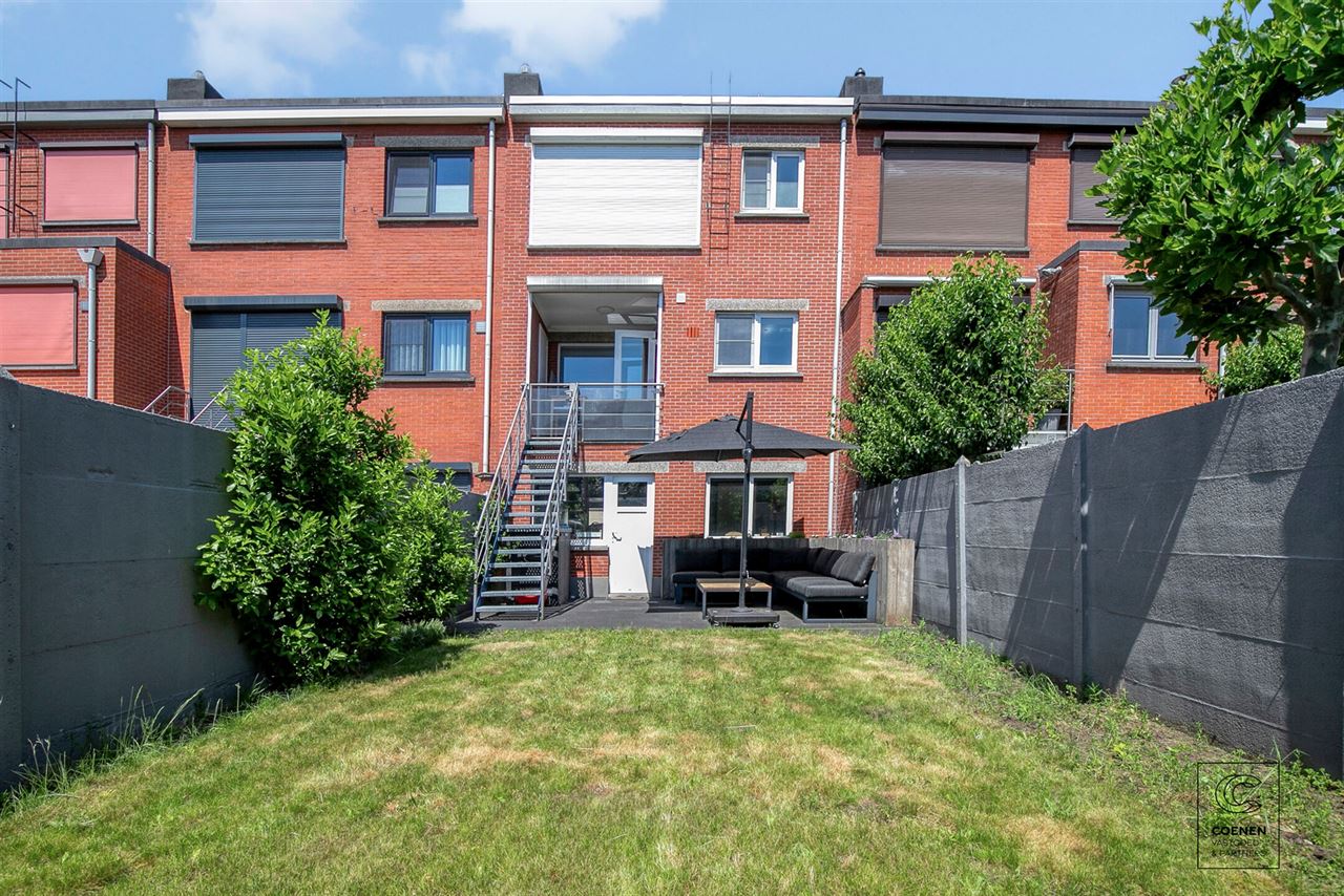 Ruime bel-etagewoning met 3 slpk's, garage en prachtige tuin!