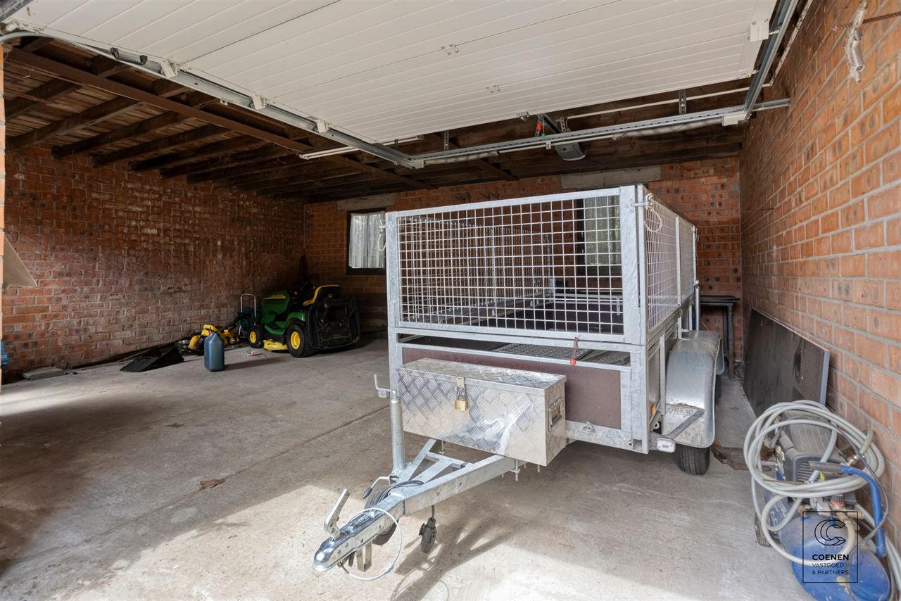 Zeer ruime HOB met schitterende tuin op een toplocatie