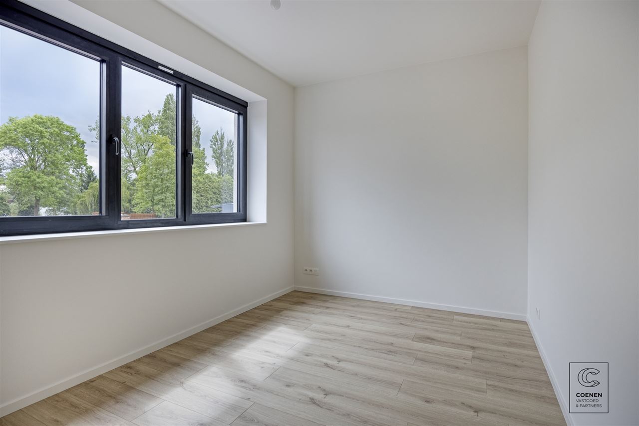 Volledig gerenoveerde woning van 230 m² met 5 slpk's!