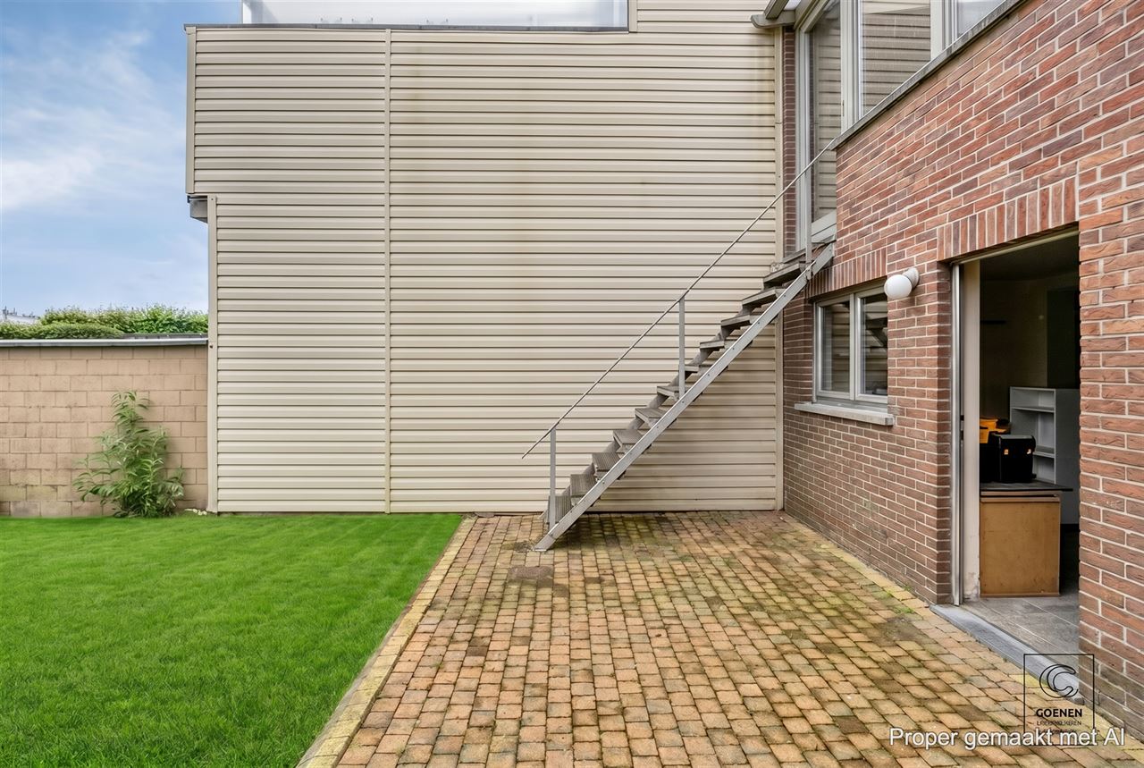 HOB bel-étage van 193m² met drie slpk's en ruime tuin!