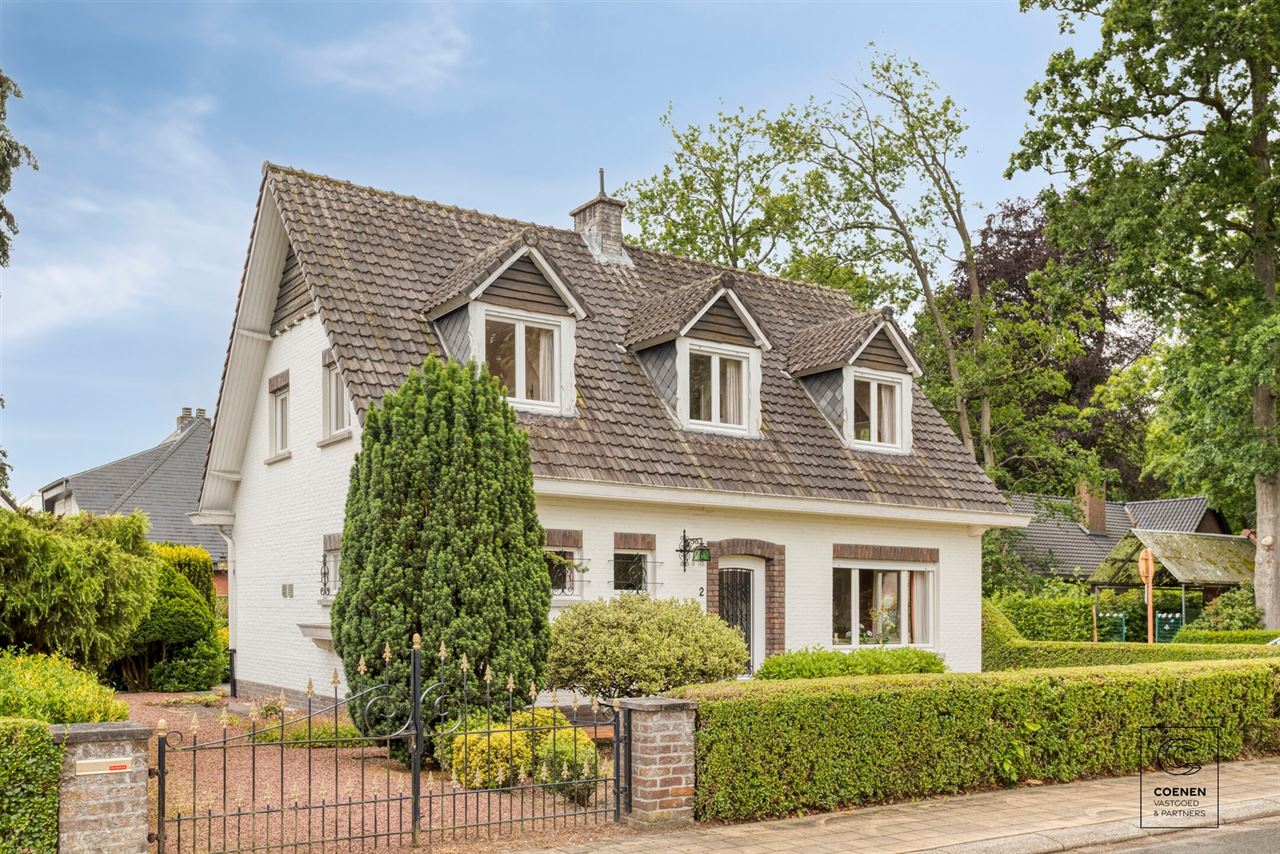 Te renoveren woning op een TOPlocatie te Schilde!