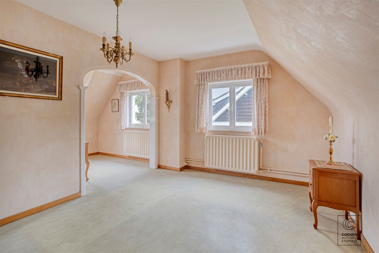 Te renoveren woning op een TOPlocatie te Schilde!