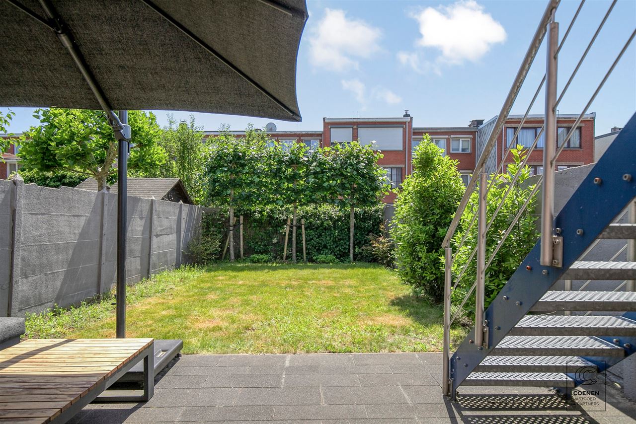 Ruime bel-etagewoning met 3 slpk's, garage en prachtige tuin!
