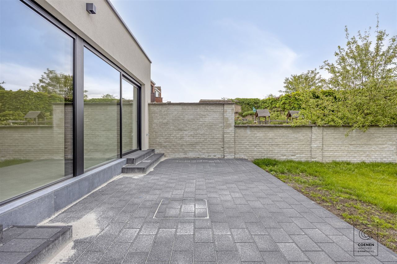 Volledig gerenoveerde woning van 230 m² met 5 slpk's!