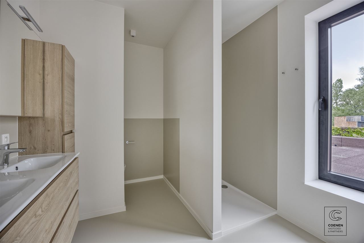 Volledig gerenoveerde woning van 230 m² met 5 slpk's!