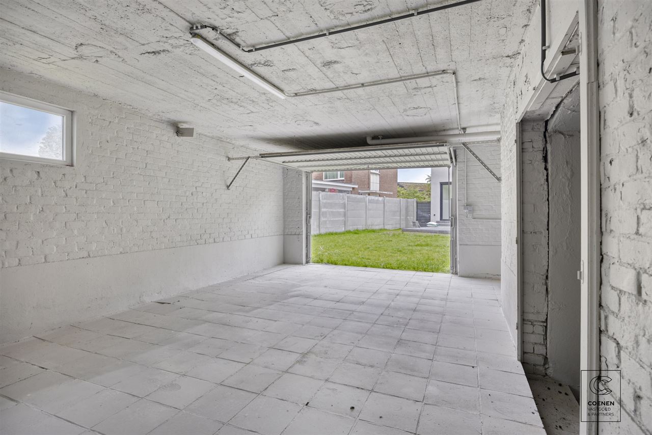 Volledig gerenoveerde woning van 230 m² met 5 slpk's!