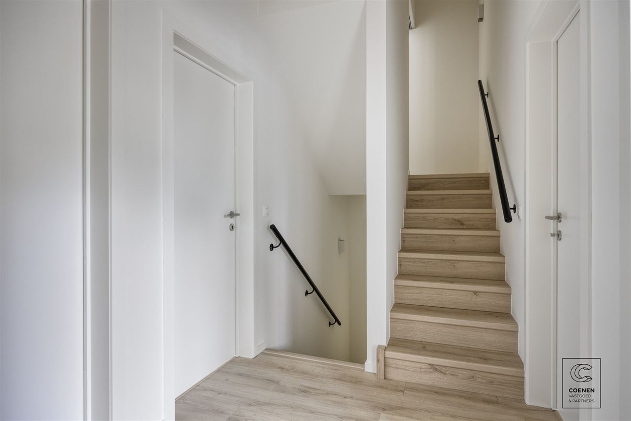 Volledig gerenoveerde woning van 230 m² met 5 slpk's!