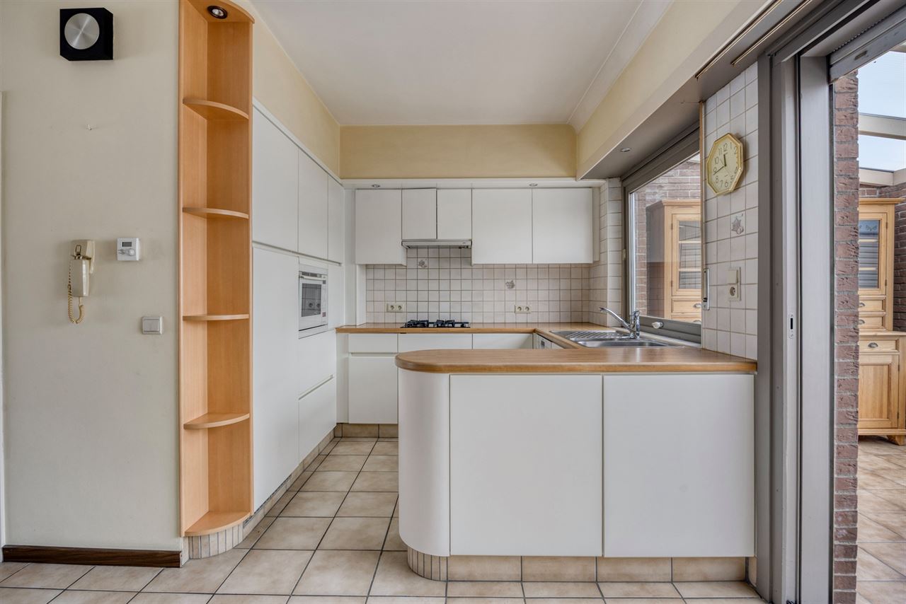 HOB bel-étage van 193m² met drie slpk's en ruime tuin!