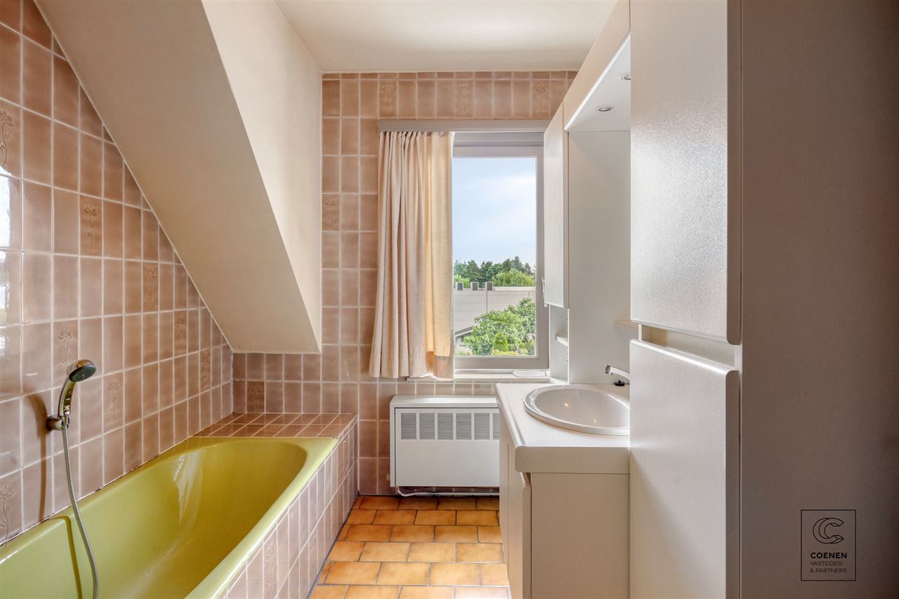 HOB bel-étage van 193m² met drie slpk's en ruime tuin!