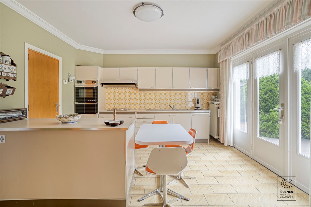 Te renoveren woning op een TOPlocatie te Schilde!