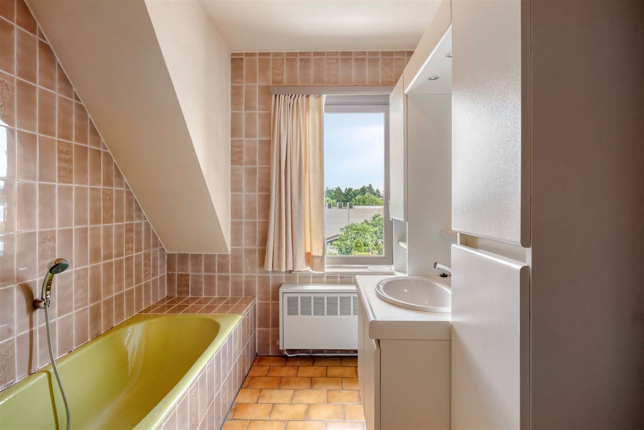 HOB bel-étage van 193m² met drie slpk's en ruime tuin!