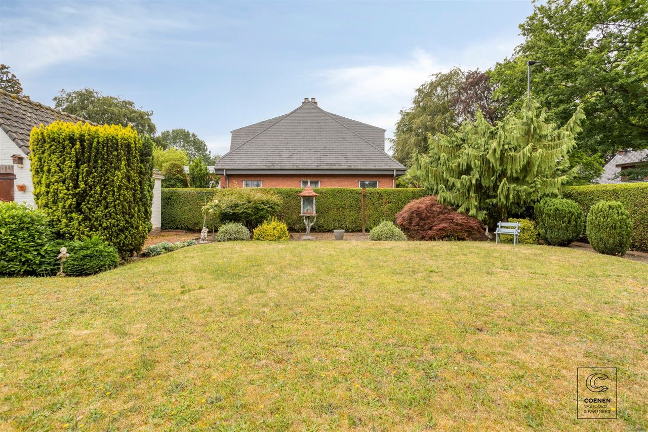 Te renoveren woning op een TOPlocatie te Schilde!