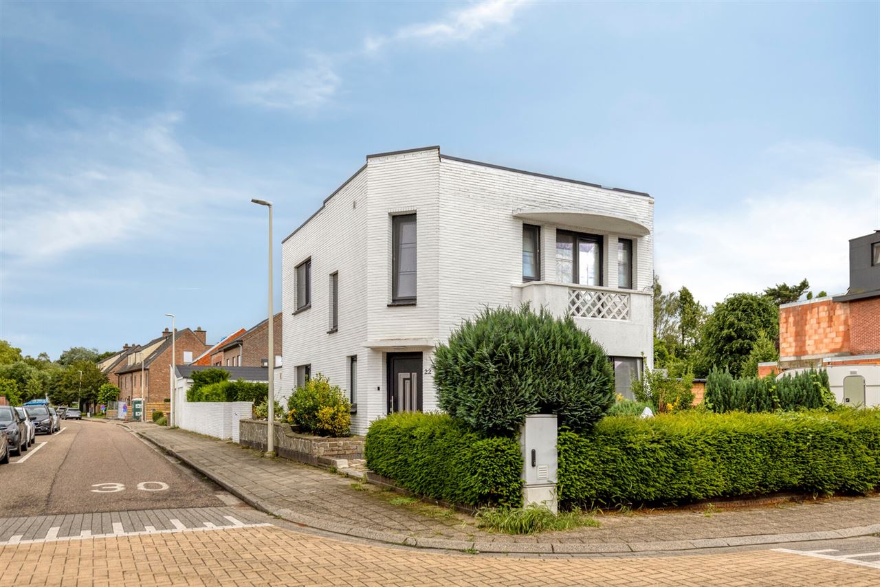 Gerenoveerde woning met 3 slpk's, zonnige tuin en garage!