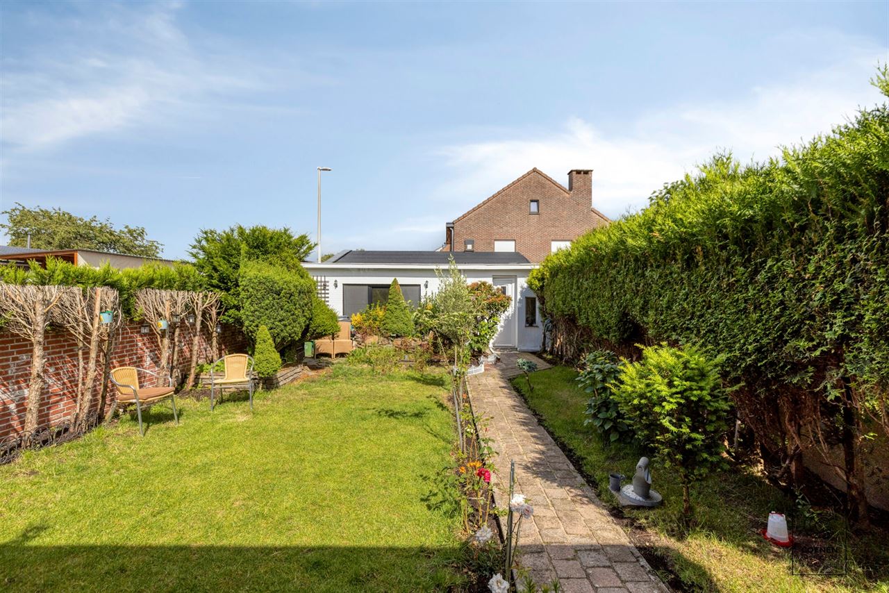 Gerenoveerde woning met 3 slpk's, zonnige tuin en garage!