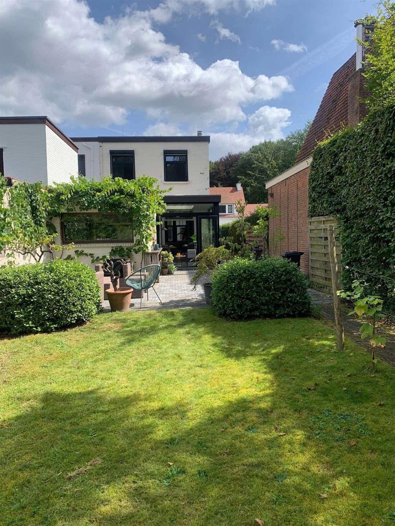 Instapklare woning met 2 slpk en ruime tuin!