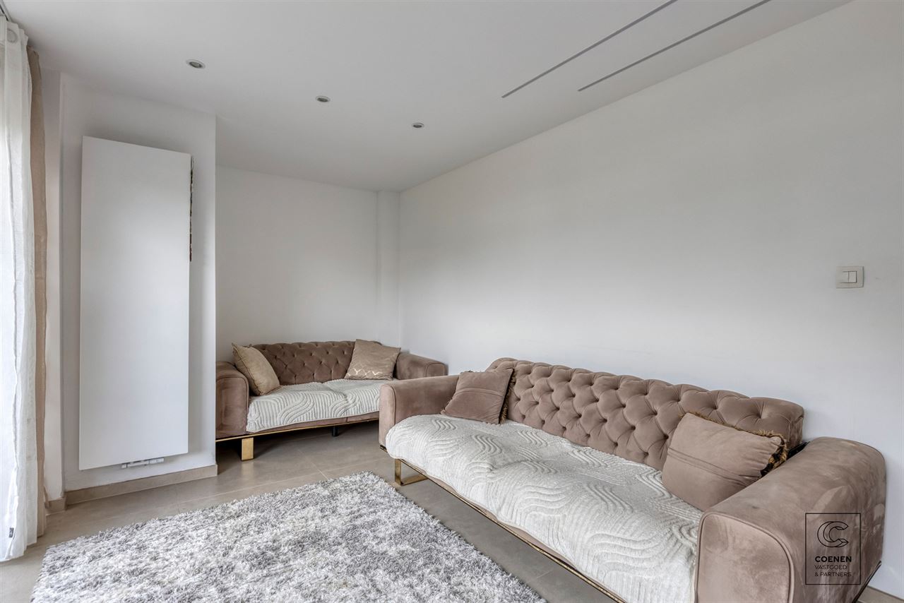 Gerenoveerde woning met 3 slpk's, zonnige tuin en garage!