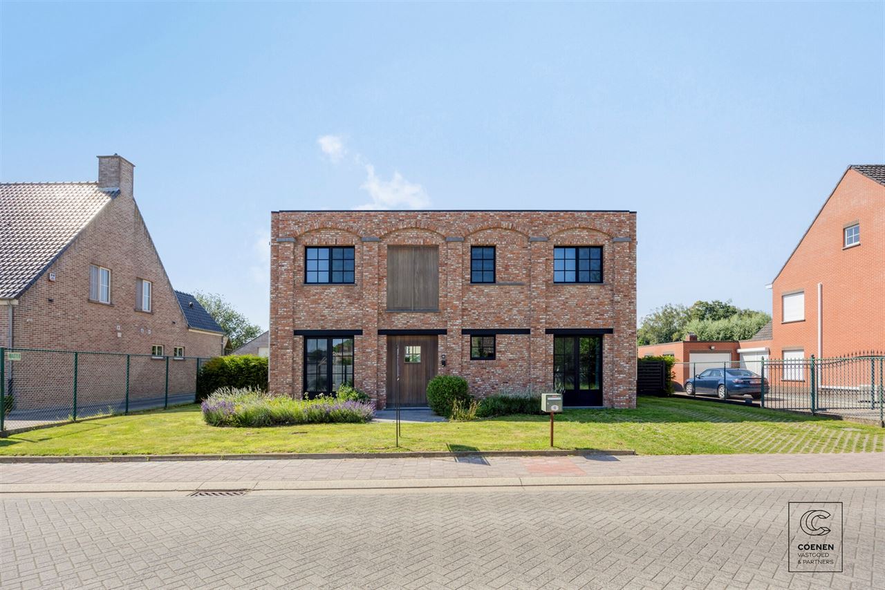 Exclusieve villa van 339 m² op prachtig perceel te Malle!