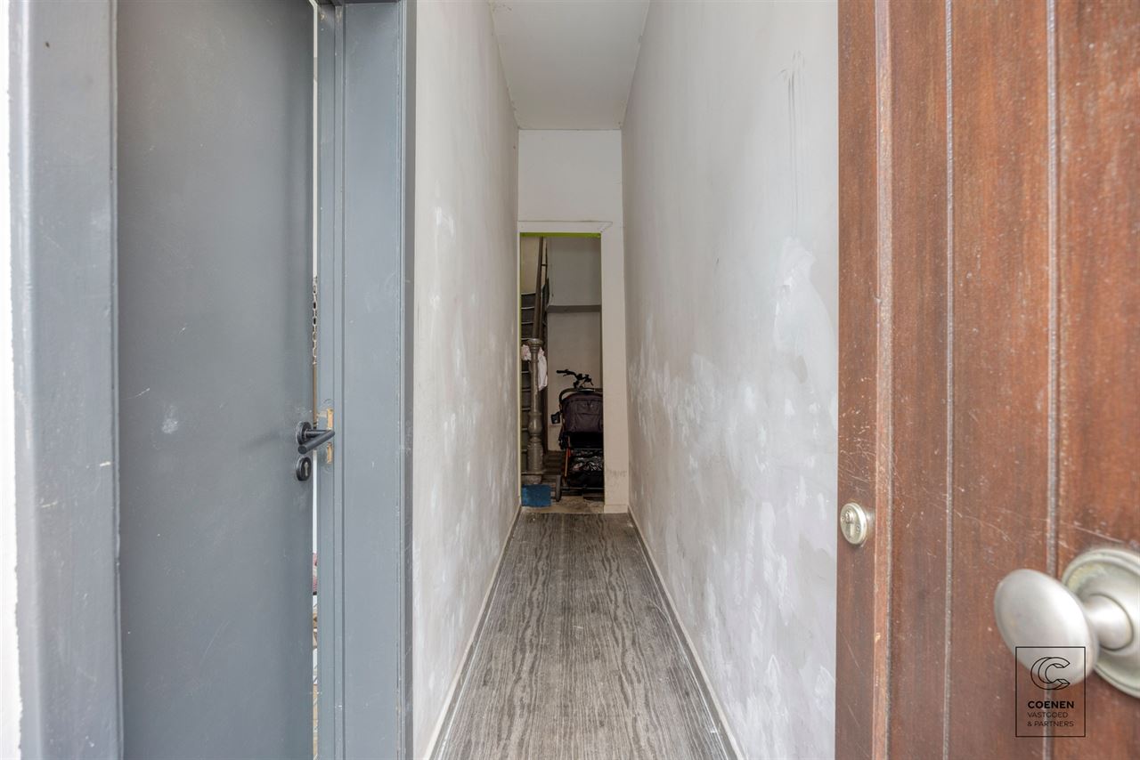 Ruime woning, momenteel ingericht als 4 studio's!