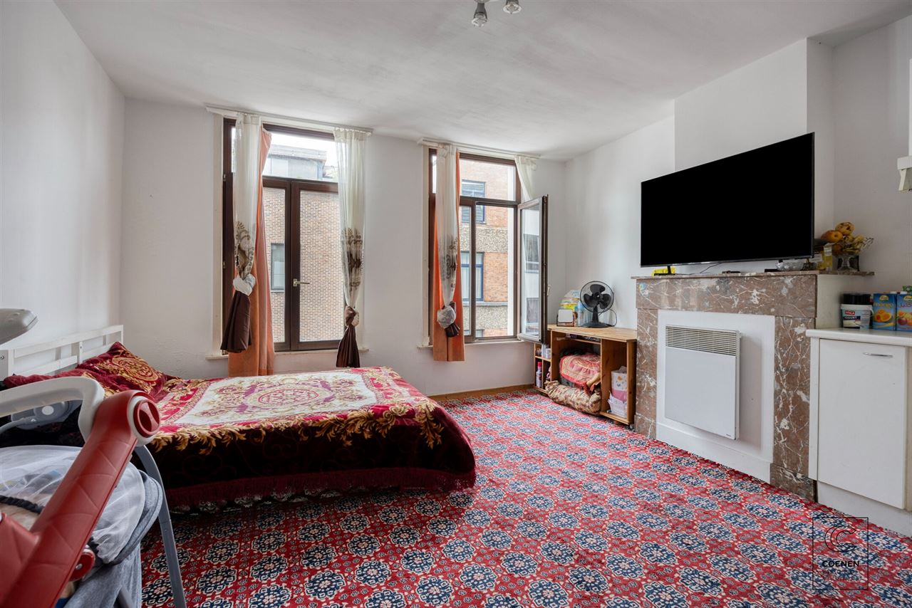 Ruime woning, momenteel ingericht als 4 studio's!