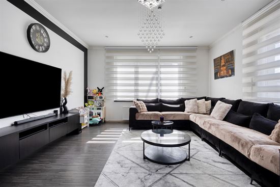 Ruime woning van 183 m² met 4 slpk's op uitstekende locatie!