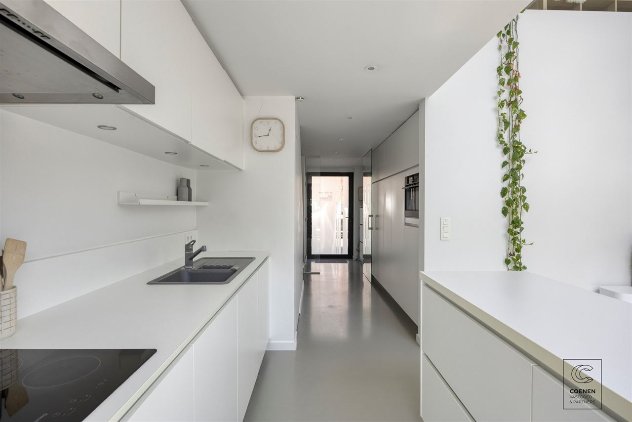 Instapklare woning met 3 slpk, 196 m2 bew. opp te Brasschaat