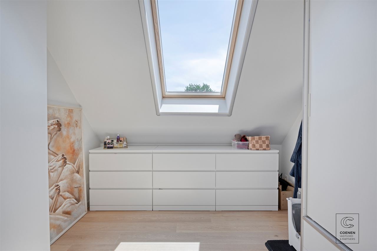 Instapklare woning met 3 slpk, 196 m2 bew. opp te Brasschaat