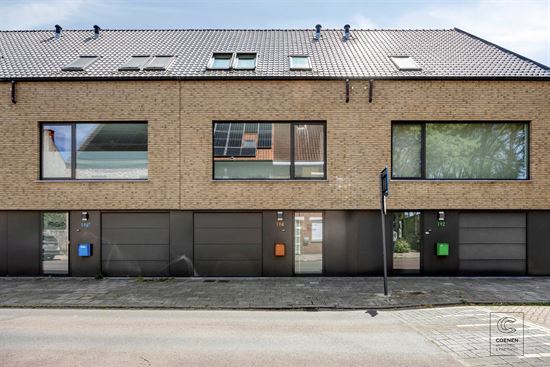 Instapklare woning met 3 slpk, 196 m2 bew. opp te Brasschaat