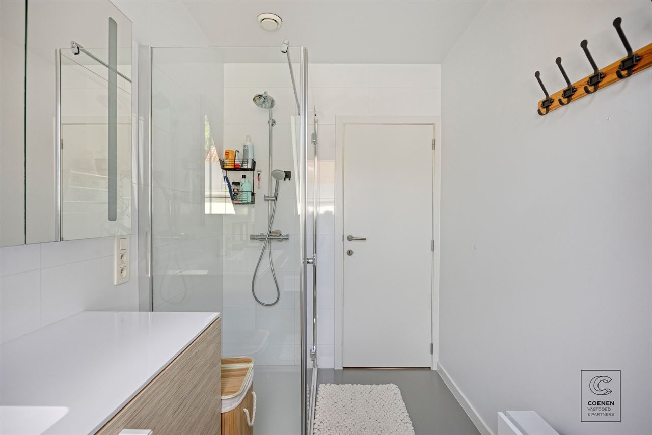 Instapklare woning met 3 slpk, 196 m2 bew. opp te Brasschaat