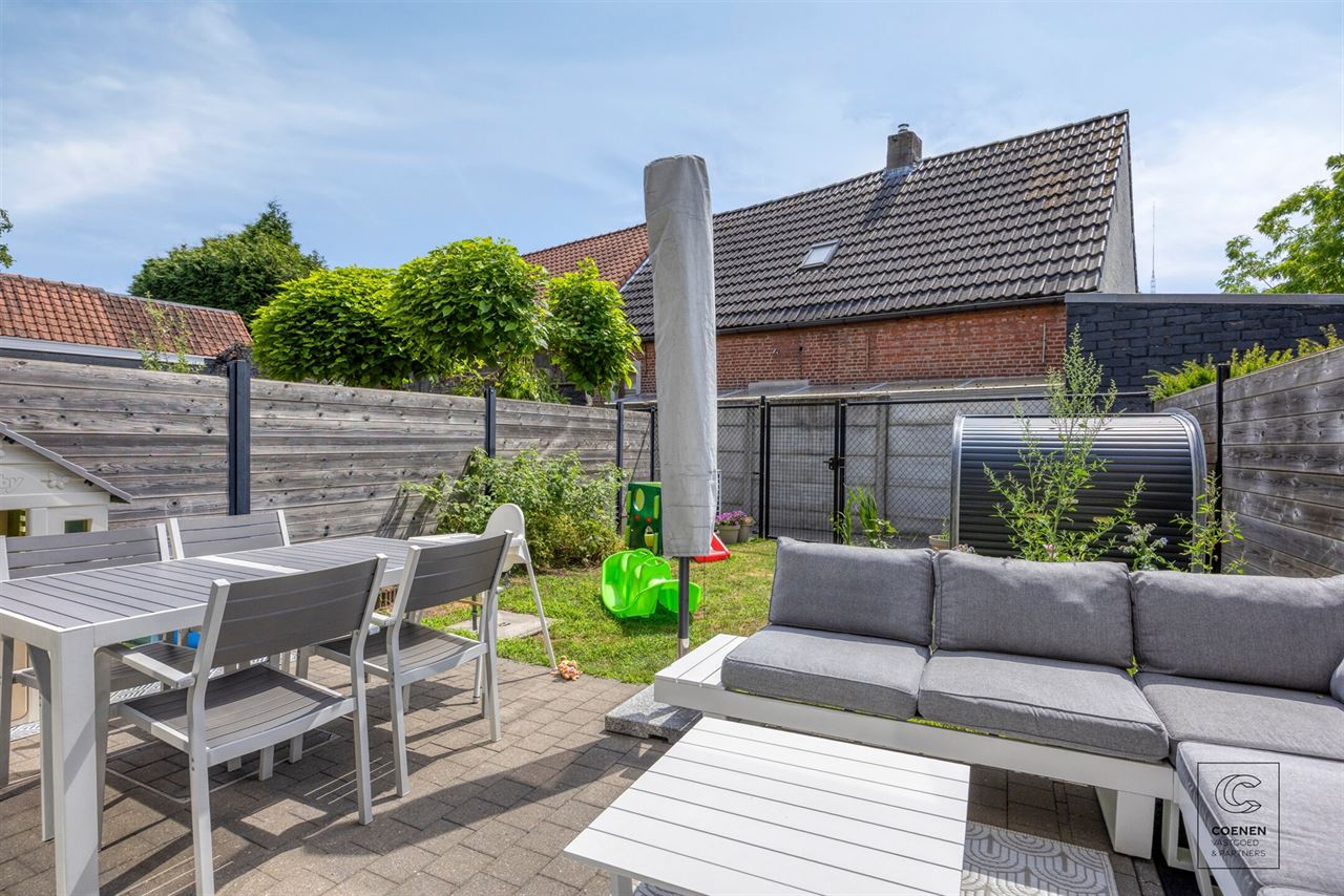 Instapklare woning met 3 slpk, 196 m2 bew. opp te Brasschaat