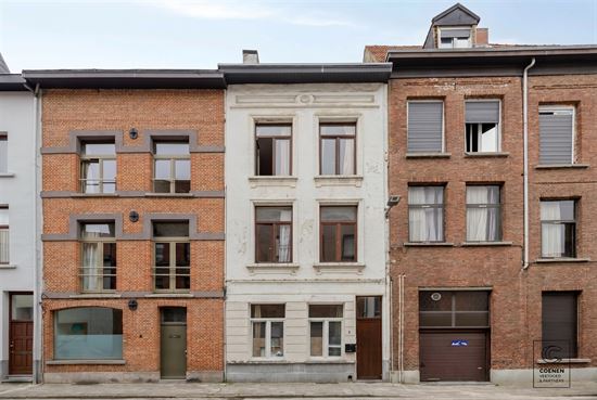 Ruime woning, momenteel ingericht als 4 studio's!
