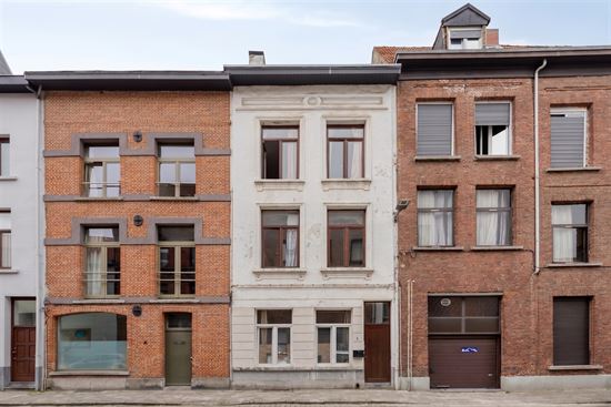 Ruime woning, momenteel ingericht als 4 studio's!