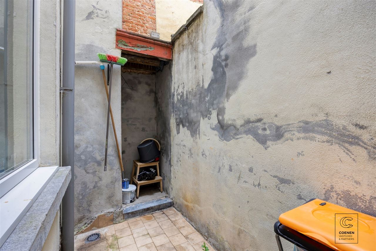 Ruime woning, momenteel ingericht als 4 studio's!