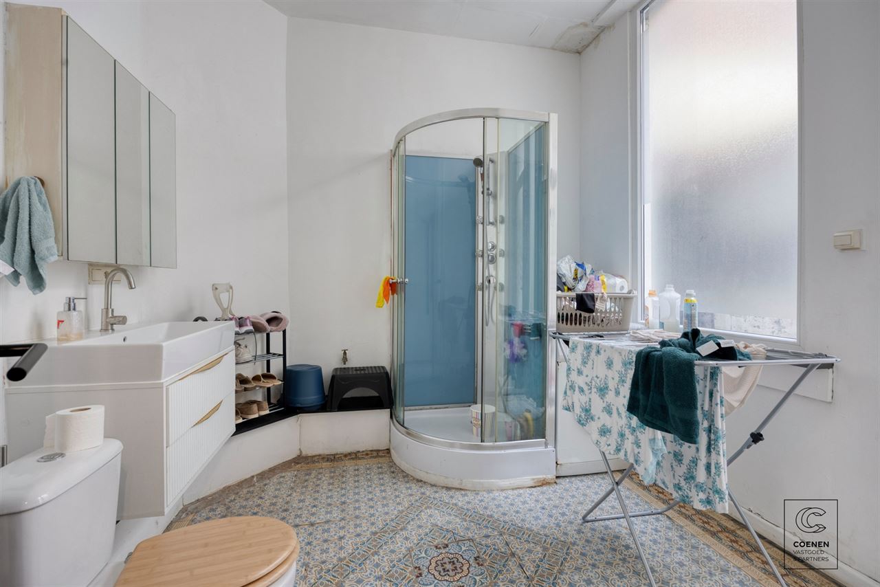 Ruime woning, momenteel ingericht als 4 studio's!