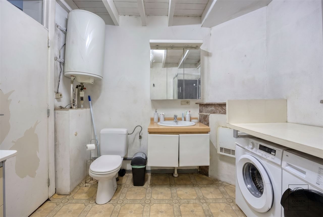 Ruime woning, momenteel ingericht als 4 studio's!