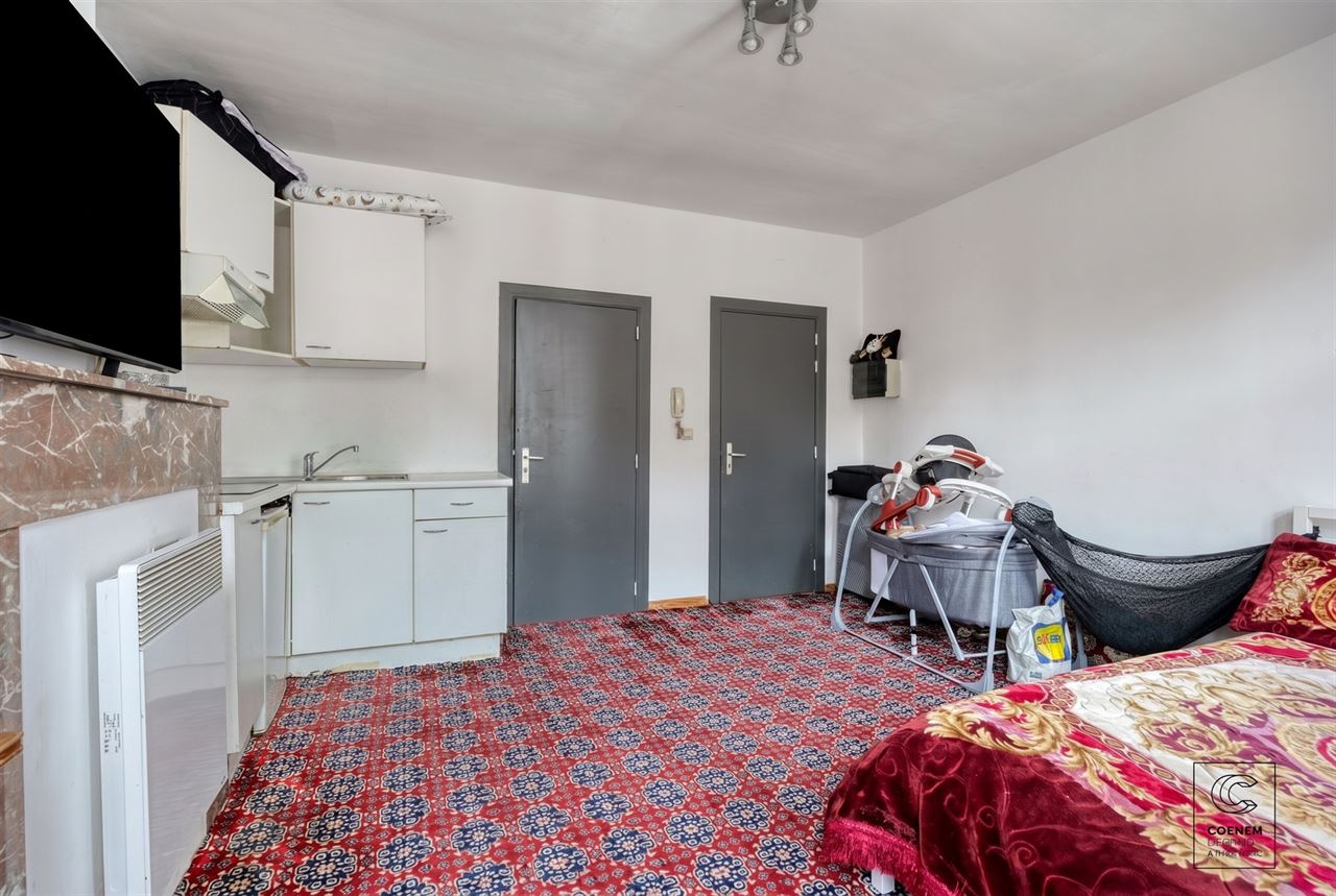 Ruime woning, momenteel ingericht als 4 studio's!