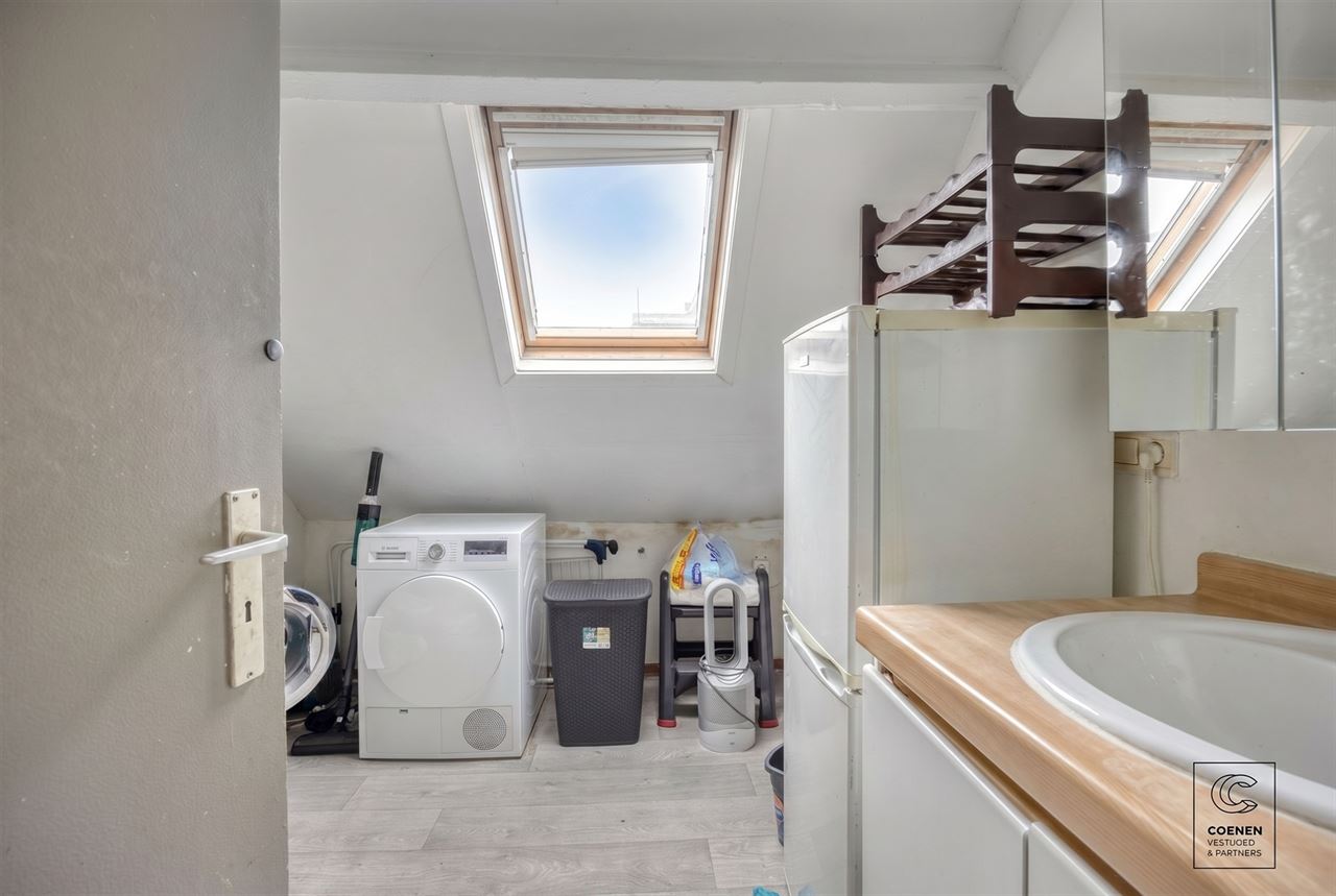 Ruime woning, momenteel ingericht als 4 studio's!