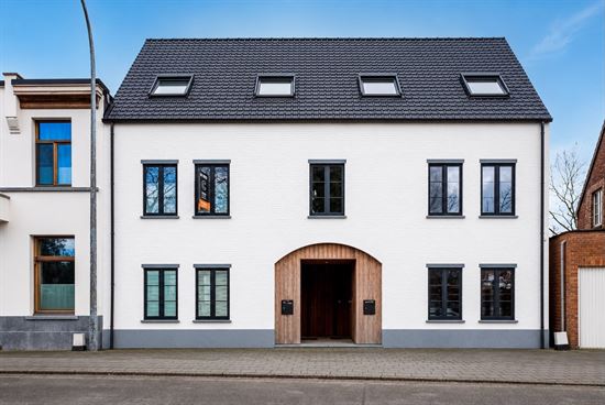 Instapklare woning met 3 slpk op een zeer centrale ligging!