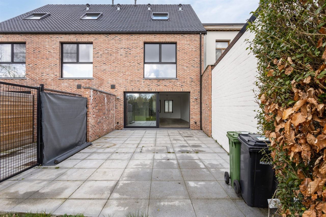 Gerenoveerde woning met 3 slpk op een zeer centrale ligging!