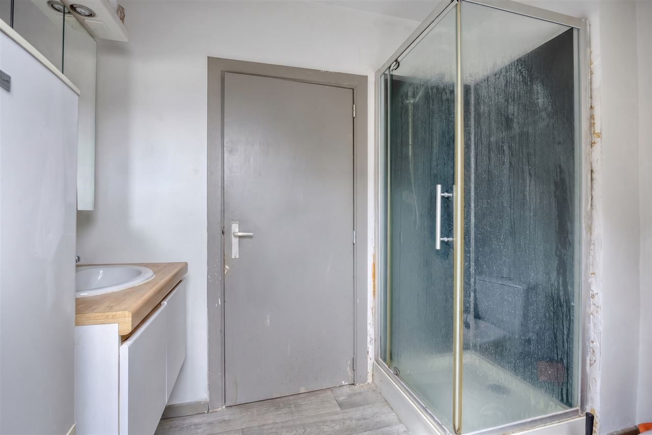 Ruime woning, momenteel ingericht als 4 studio's!