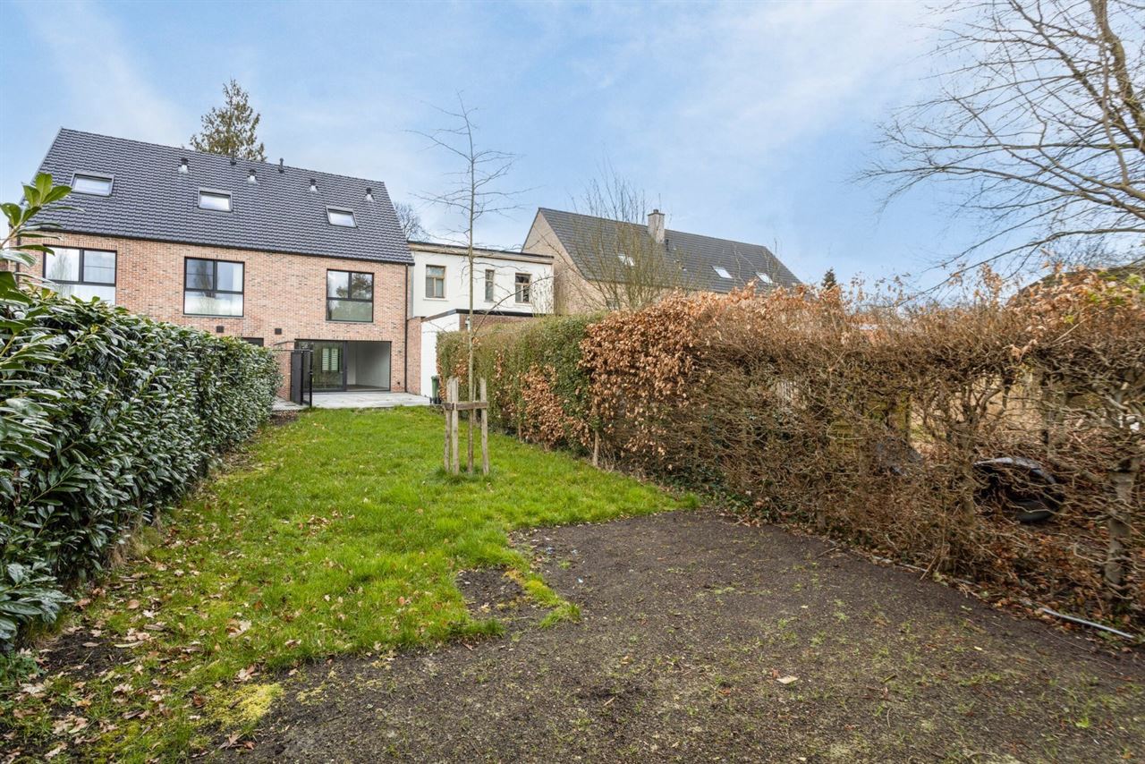 Gerenoveerde woning met 3 slpk op een zeer centrale ligging!